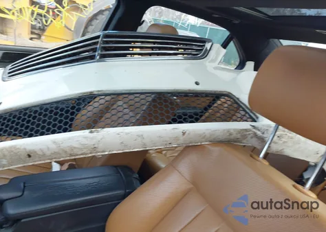 2010 Mercedes-Benz E 550 4Matic z USA, uszkodzony, nr VIN WDDHF9AB5AA147065